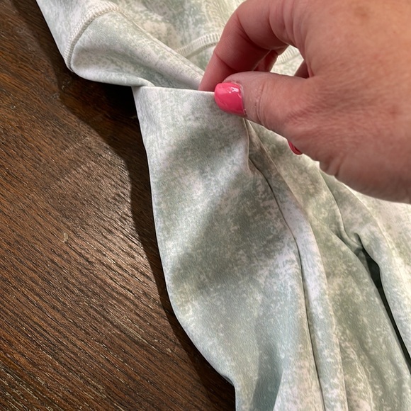 Some leggings - Picture 2 of 4